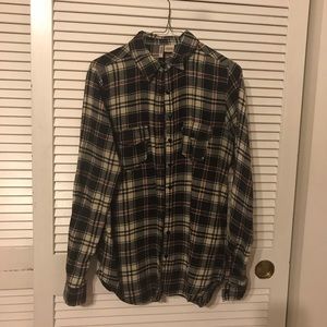 Classic Button Up Flannel!🖤❤️🖤